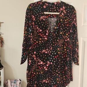 torrid Black Floral V-Neck Blouse with Pink & Orange Accents Nwot